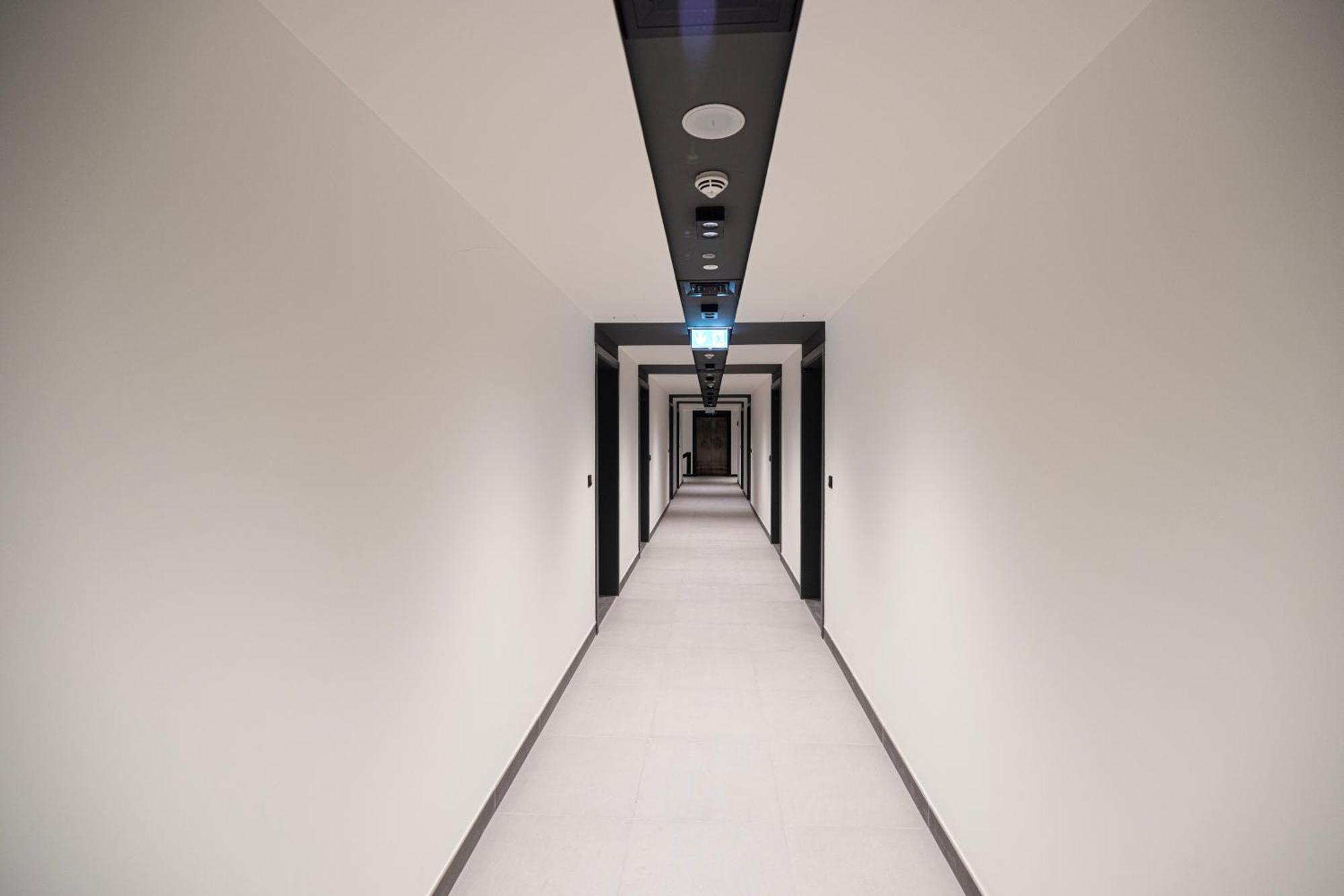 Urbanhomes - Cozy Spacious Exceptional In Heart Of At Jvc Apartment Dubai
